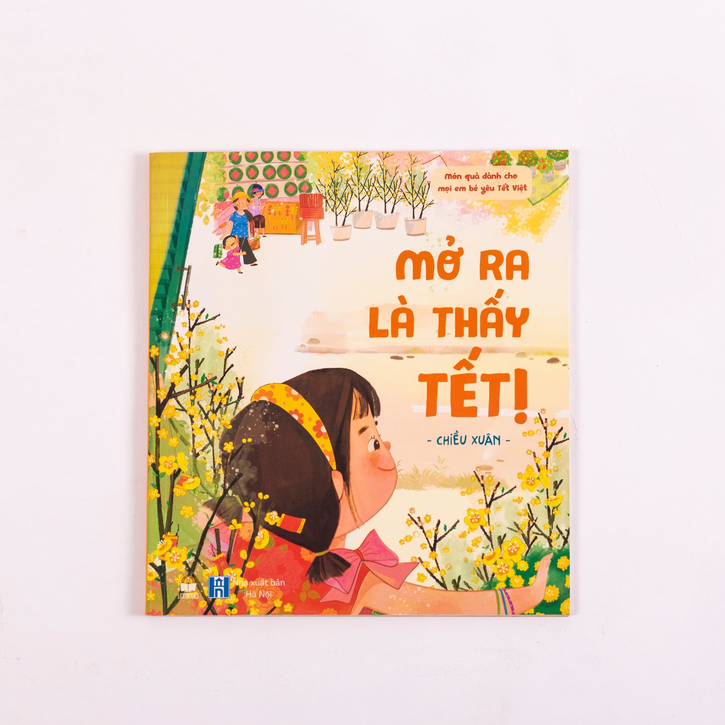 Mở ra là thấy Tết - miền Nam - song ngữ (combo sách & trò chơi Bầu cua tôm cá) (tuổi 1+)
