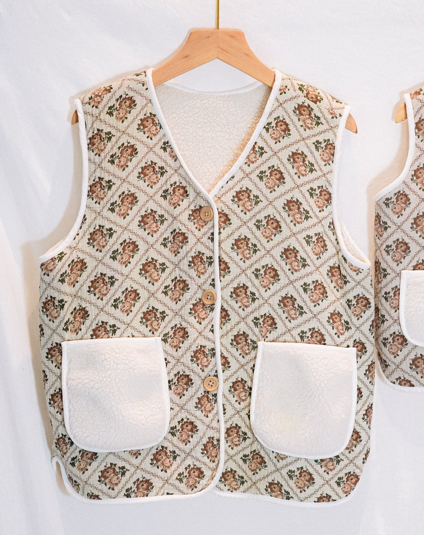 Handmade Roseate Mom Gilet Brown