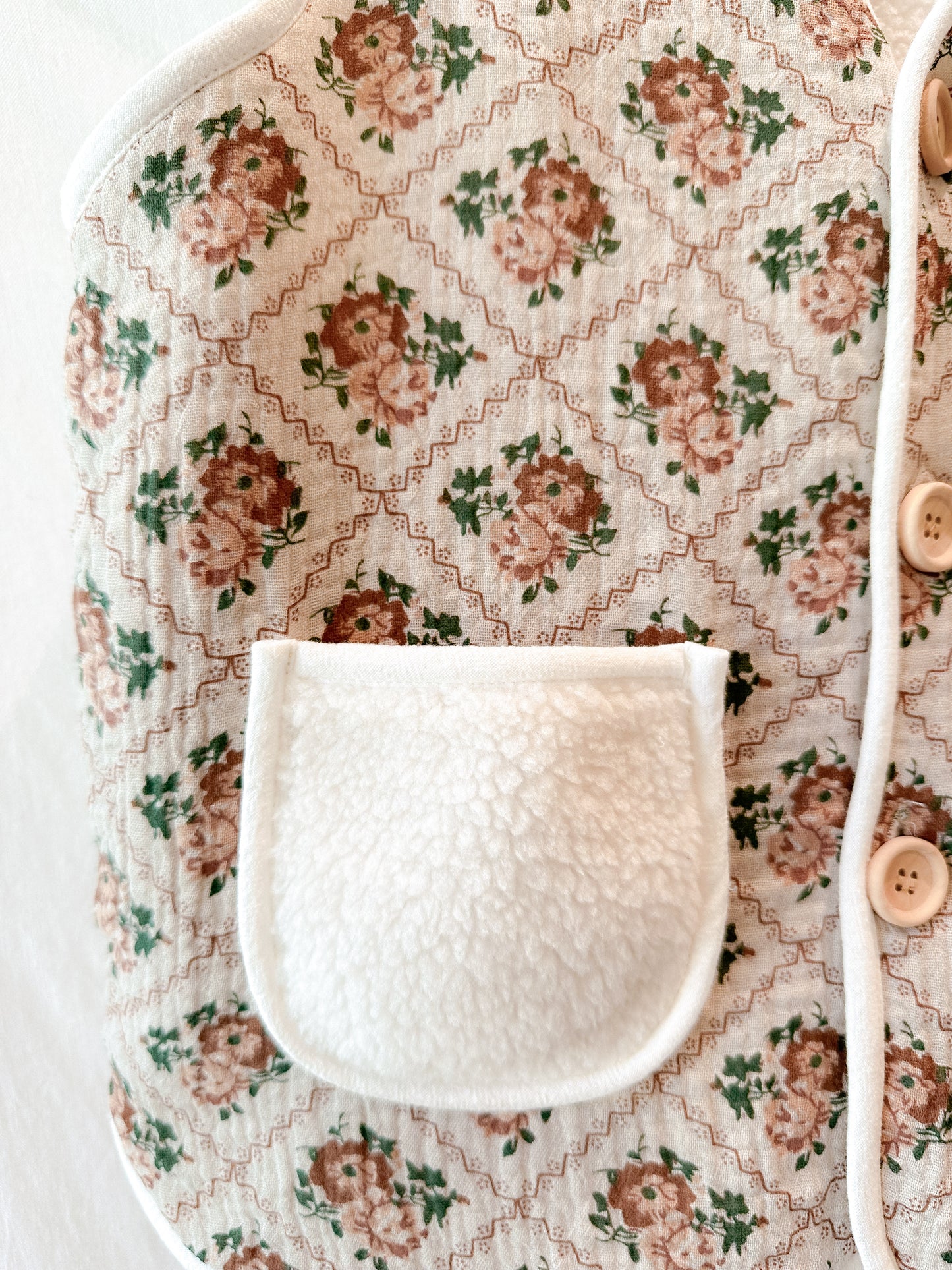 Handmade Roseate Mom Gilet Brown