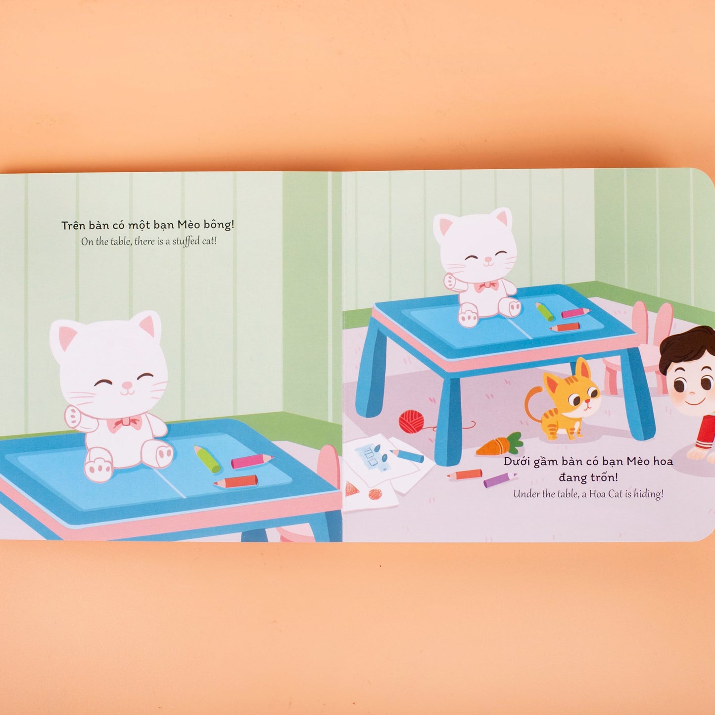 Bé học giao tiếp 2 - song ngữ: To - Nhỏ, Giống - Khác, Ít - Nhiều , Trên - Dưới (combo 4 cuốn) (tuổi 0-3)