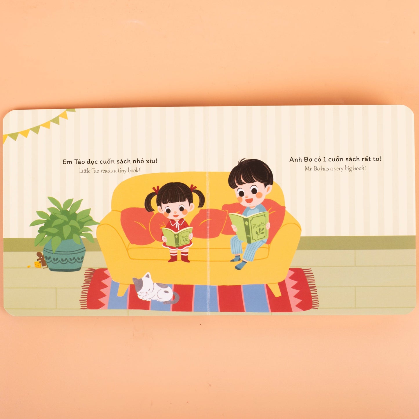 Bé học giao tiếp 2 - song ngữ: To - Nhỏ, Giống - Khác, Ít - Nhiều , Trên - Dưới (combo 4 cuốn) (tuổi 0-3)