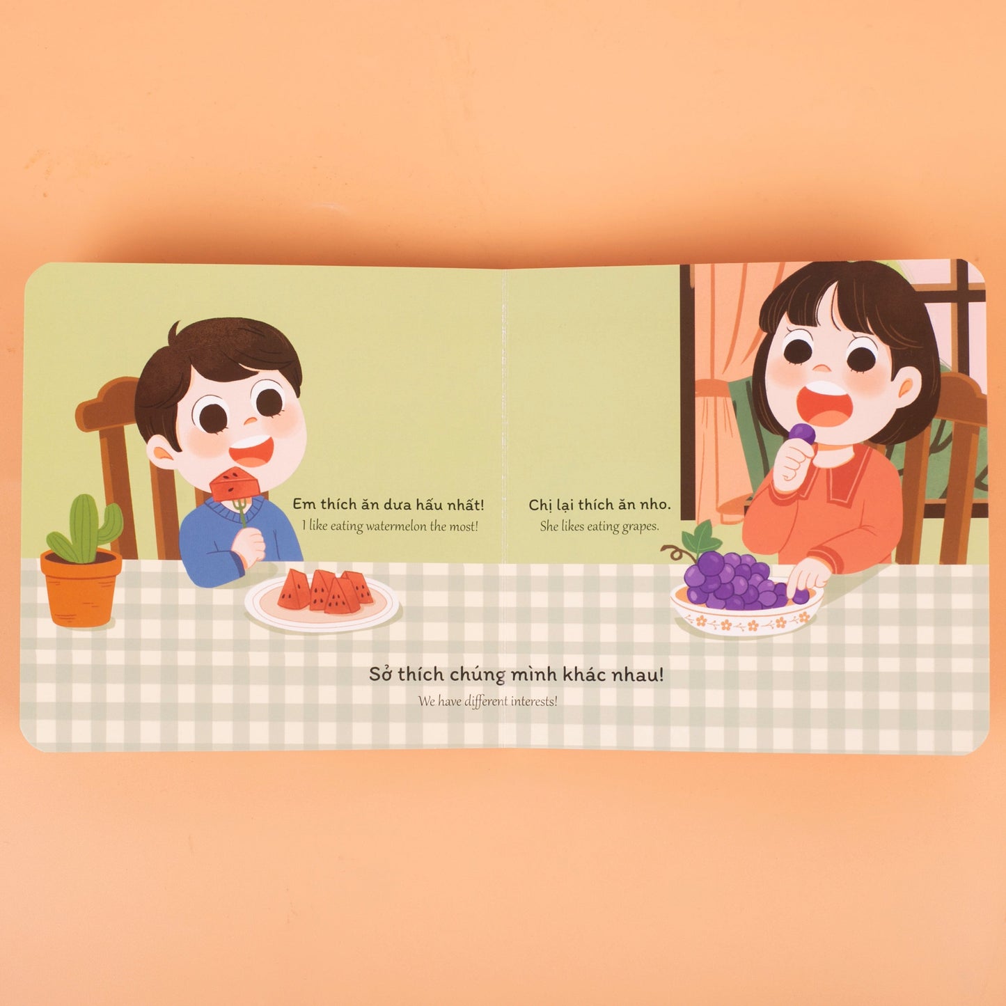 Bé học giao tiếp 2 - song ngữ: To - Nhỏ, Giống - Khác, Ít - Nhiều , Trên - Dưới (combo 4 cuốn) (tuổi 0-3)