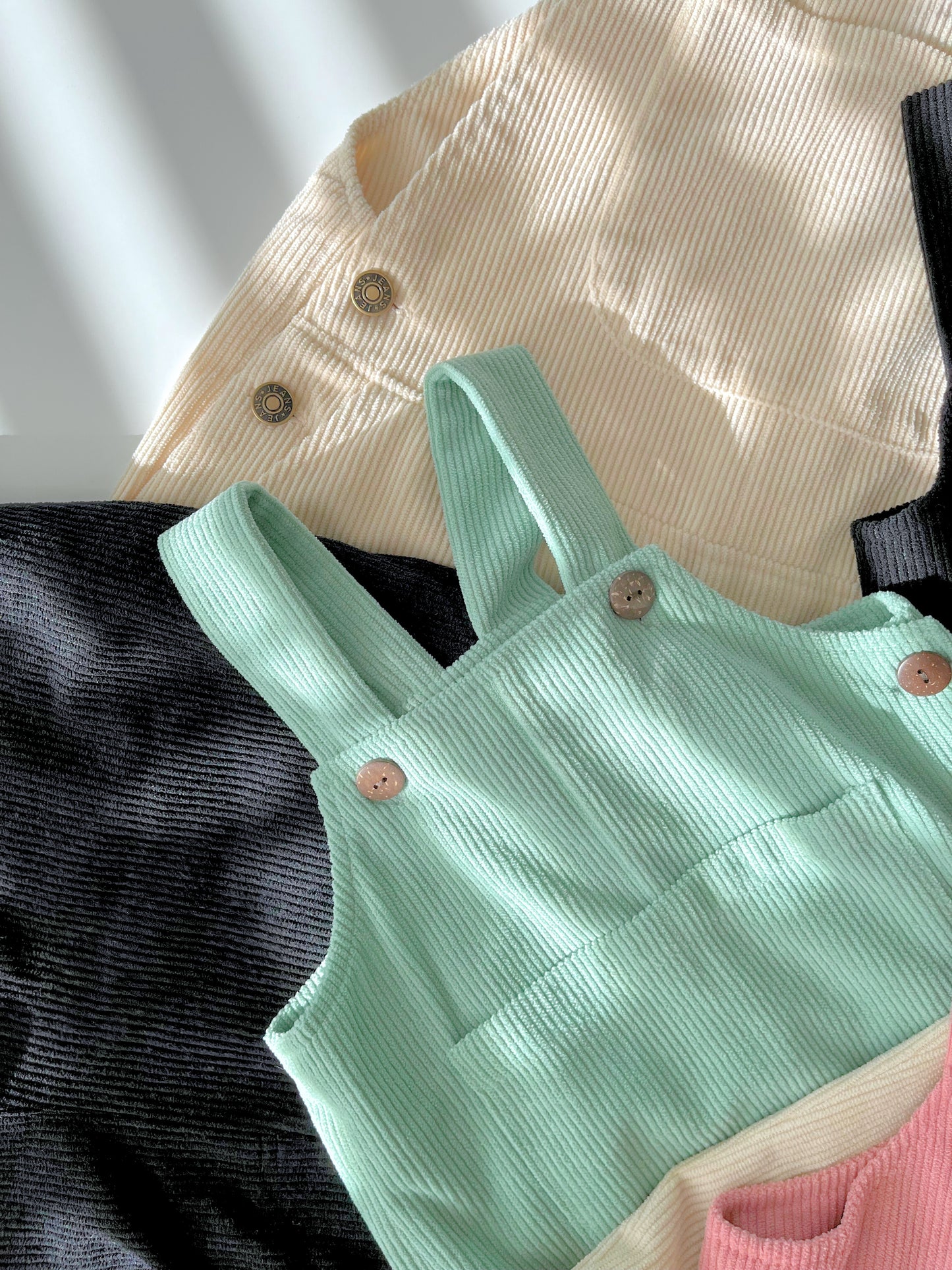 Featherlight corduroy dungaree unisex mint