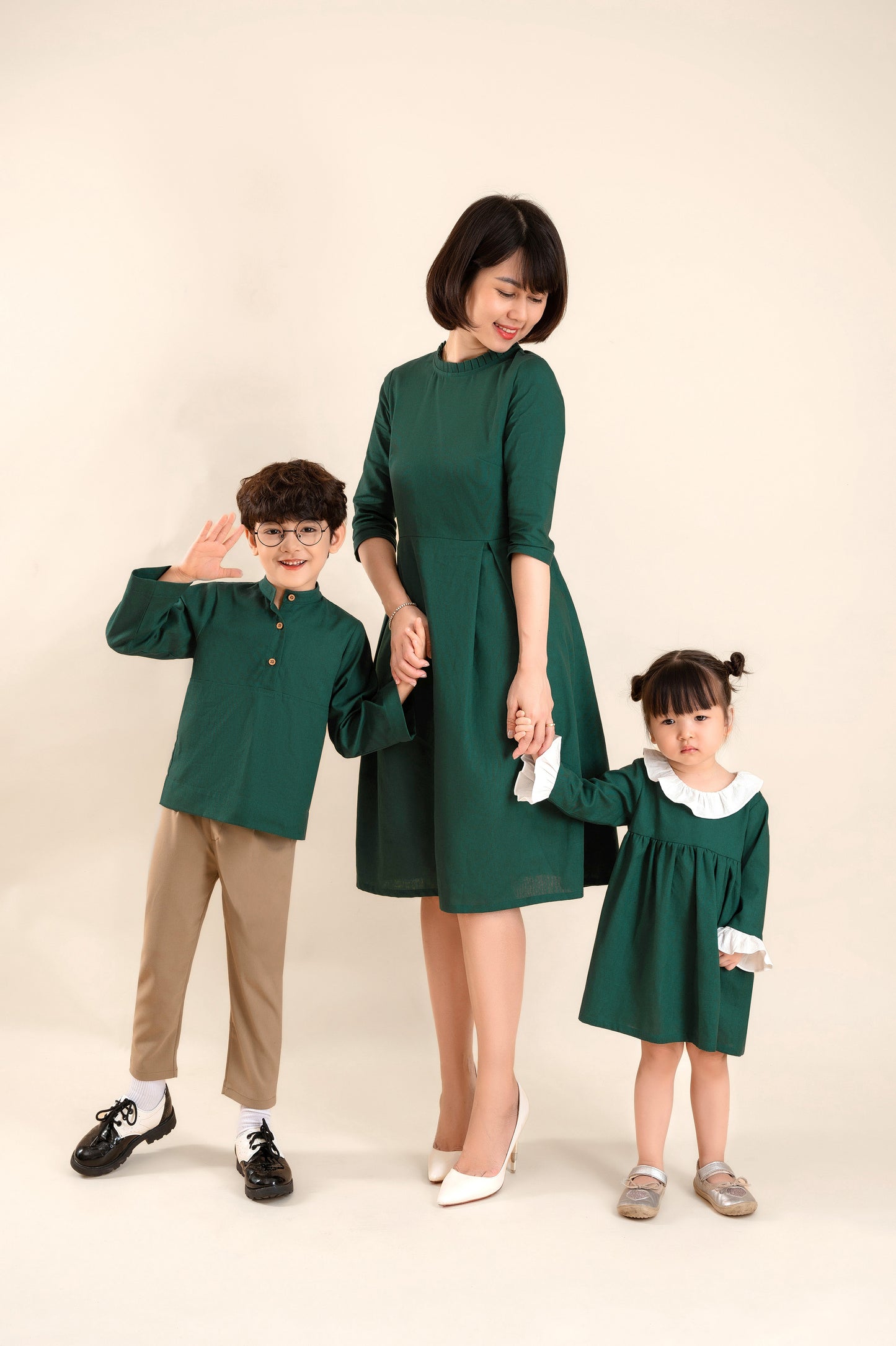 Váy dài tay cổ bèo