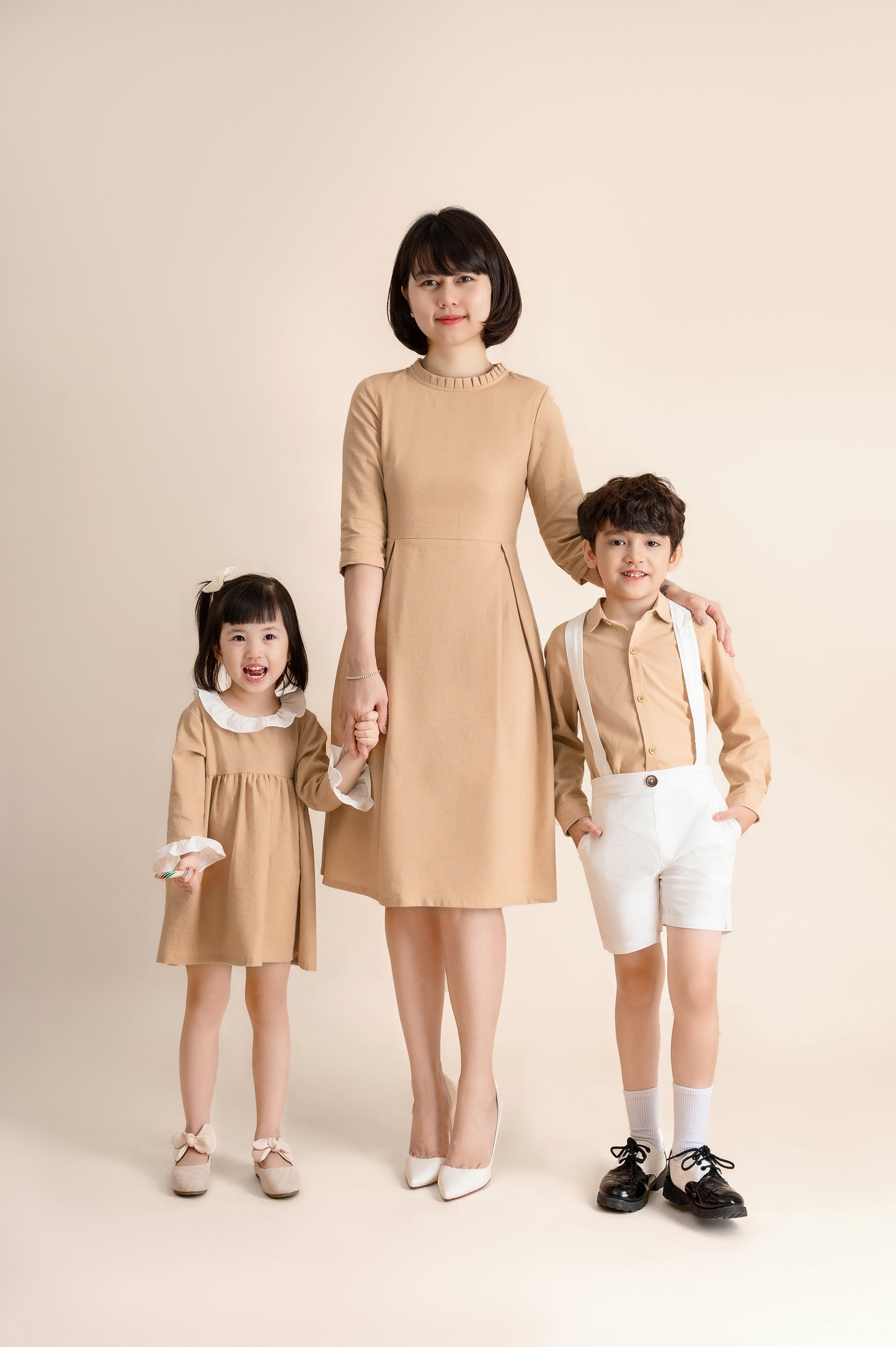 Váy dài tay cổ bèo