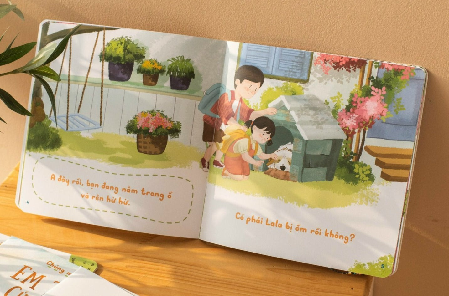 Trọn bộ Chúng Mình Cùng Nhau (combo 5 cuốn): Xèo xèo mẹ nấu! - Bố ơi đi nào! - Em thương cún lắm! - Ông chở bé đi - Vườn bà có gì? (tuổi 0-6)